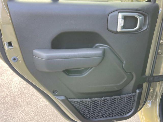 new 2025 Jeep Gladiator car, priced at $42,318