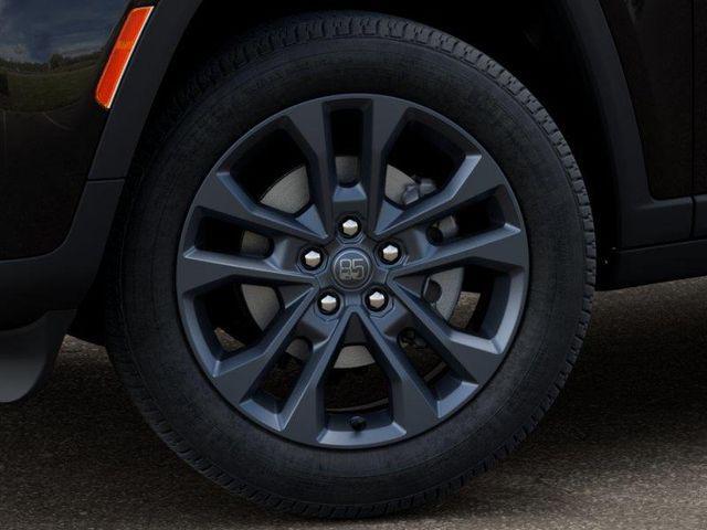 new 2026 Jeep Grand Cherokee car, priced at $45,605