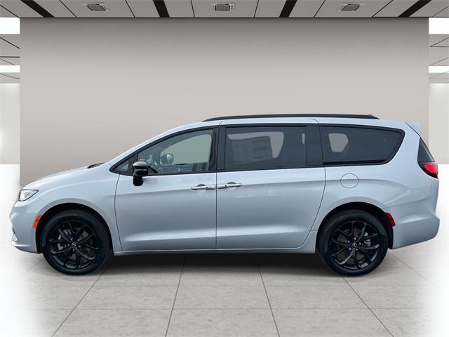 new 2026 Chrysler Pacifica car, priced at $48,689