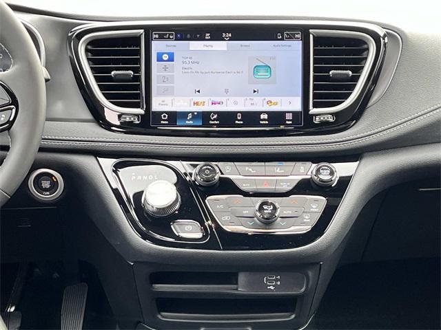 new 2026 Chrysler Pacifica car, priced at $48,689