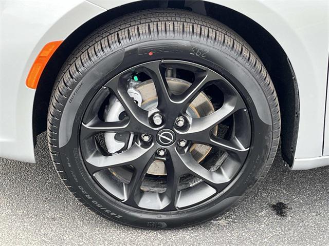 new 2026 Chrysler Pacifica car, priced at $48,689