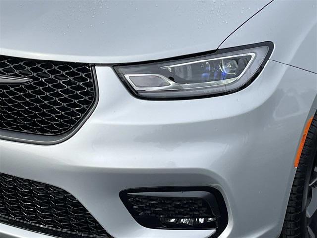 new 2026 Chrysler Pacifica car, priced at $48,689