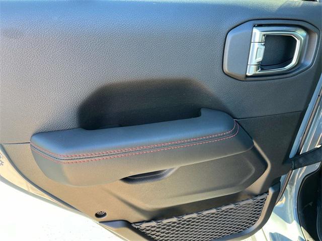 new 2025 Jeep Gladiator car, priced at $57,557