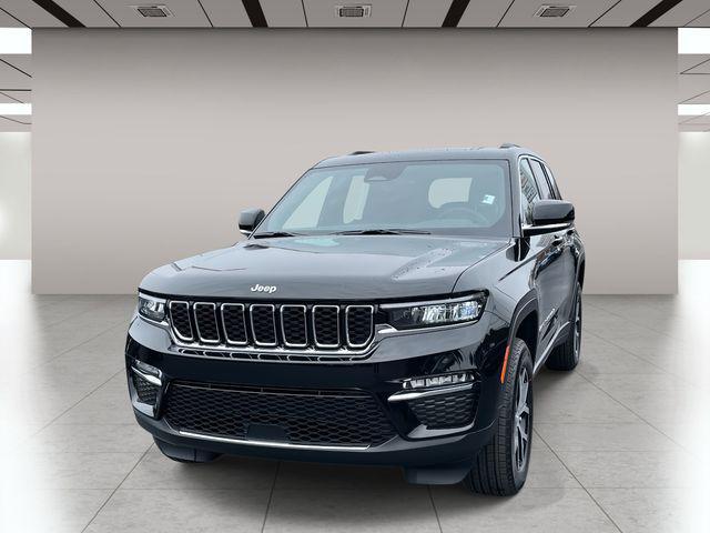 new 2025 Jeep Grand Cherokee car, priced at $43,575