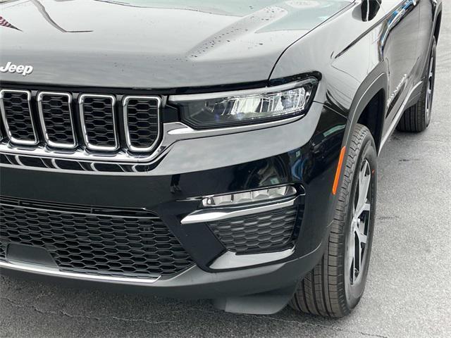 new 2025 Jeep Grand Cherokee car, priced at $43,799