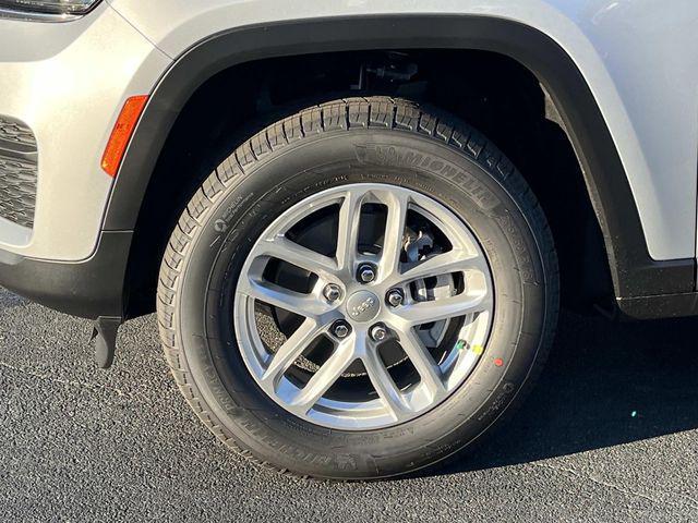 new 2025 Jeep Grand Cherokee car, priced at $38,386