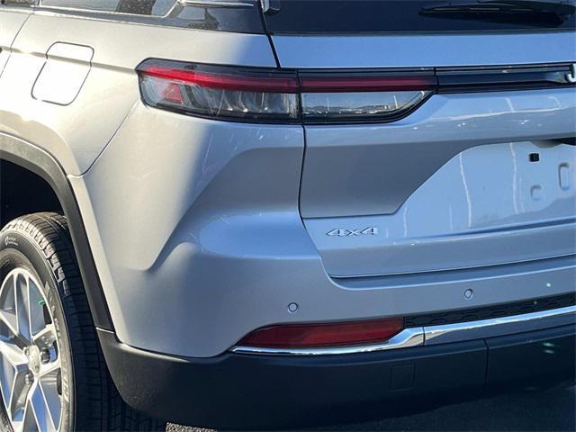 new 2025 Jeep Grand Cherokee car, priced at $40,275