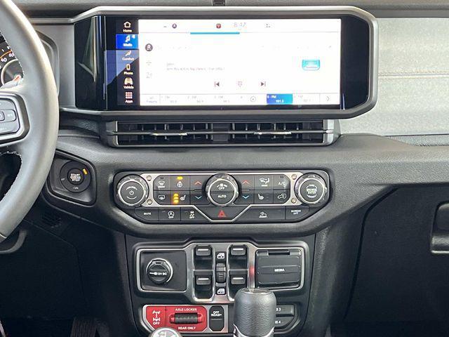 new 2026 Jeep Gladiator car, priced at $43,862