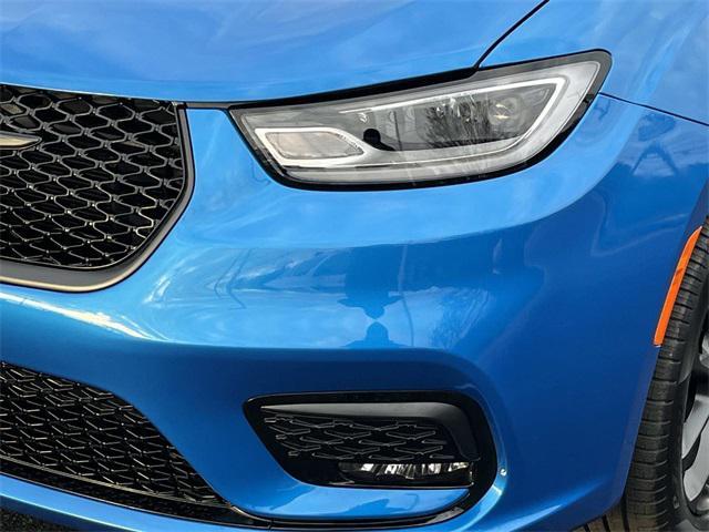 new 2026 Chrysler Pacifica car, priced at $48,691