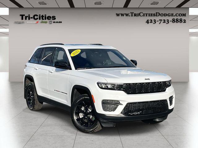 new 2025 Jeep Grand Cherokee car, priced at $43,340
