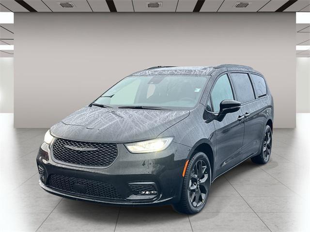 new 2026 Chrysler Pacifica car, priced at $48,731