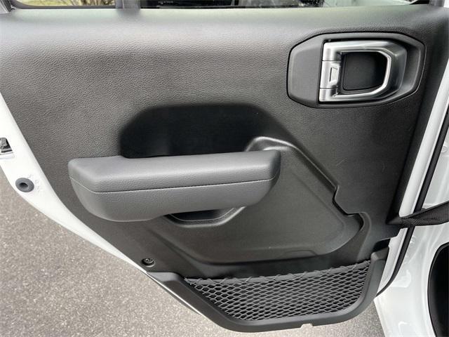 new 2026 Jeep Gladiator car, priced at $47,655