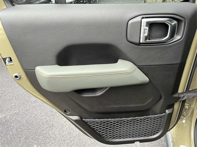 new 2025 Jeep Gladiator car, priced at $57,557