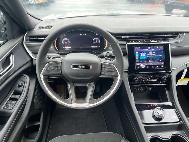 new 2025 Jeep Grand Cherokee car, priced at $42,986