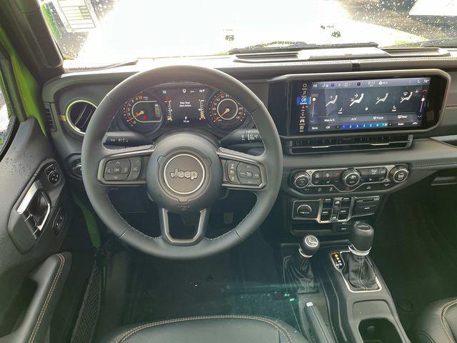 new 2025 Jeep Gladiator car, priced at $45,437