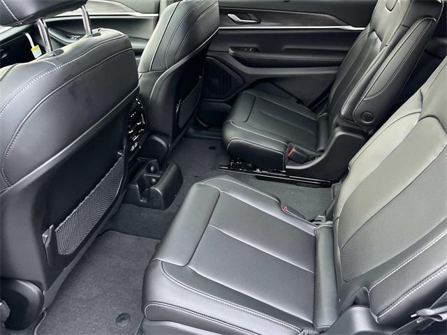 new 2025 Jeep Grand Cherokee L car