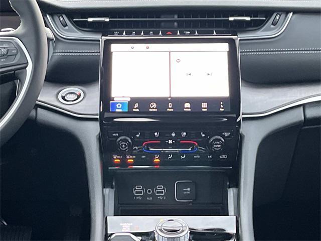 new 2025 Jeep Grand Cherokee L car