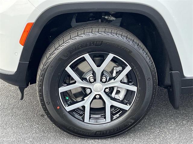 new 2025 Jeep Grand Cherokee L car