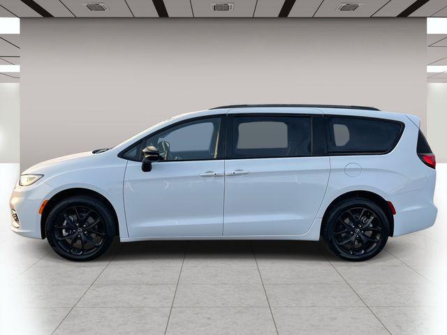 new 2026 Chrysler Pacifica car, priced at $49,616