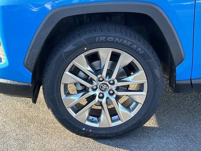 used 2020 Toyota RAV4 car, priced at $22,924