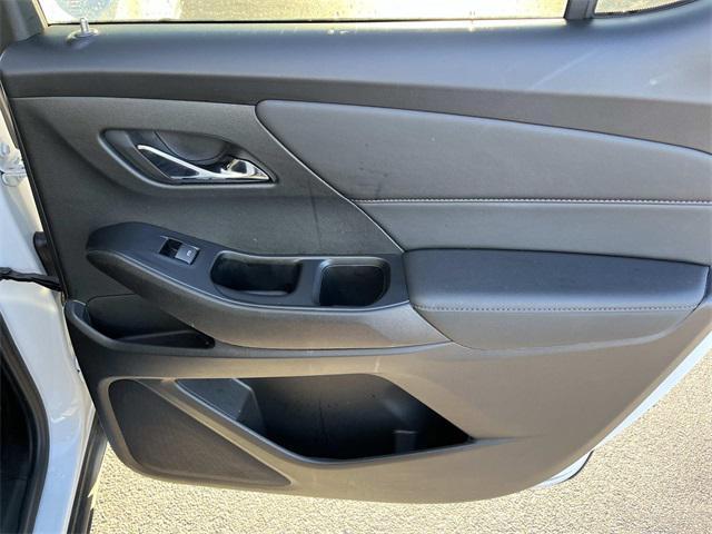 used 2023 Chevrolet Traverse car, priced at $31,865