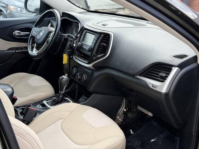 used 2015 Jeep Cherokee car, priced at $5,995