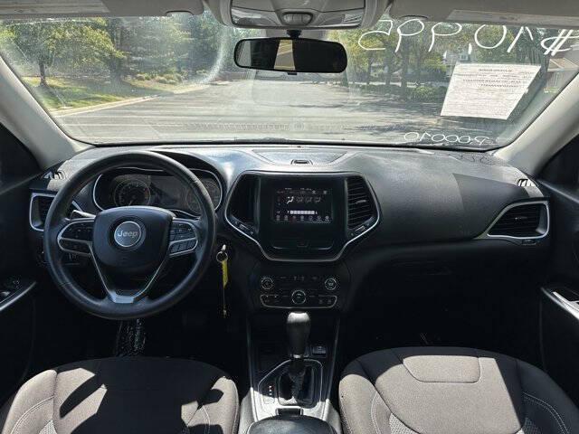 used 2019 Jeep Cherokee car, priced at $10,995