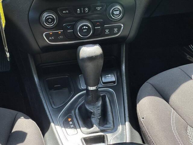 used 2019 Jeep Cherokee car, priced at $10,995