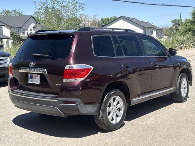 used 2013 Toyota Highlander car, priced at $9,995