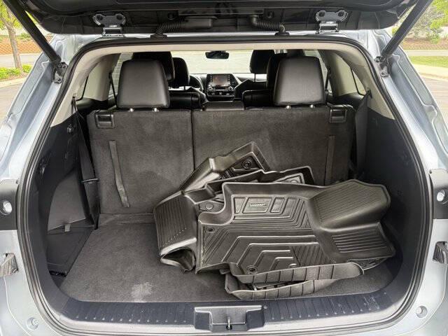 used 2020 Toyota Highlander car, priced at $19,251