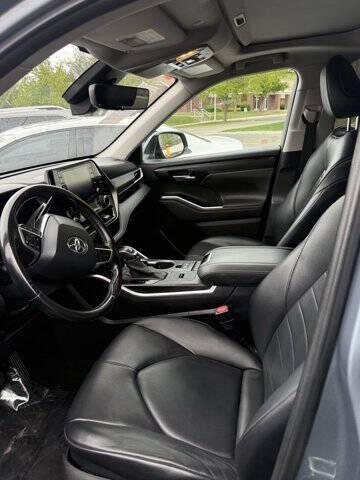 used 2020 Toyota Highlander car, priced at $19,251