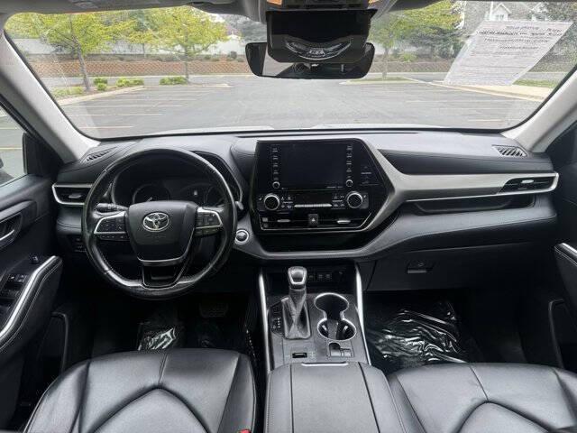 used 2020 Toyota Highlander car, priced at $19,251