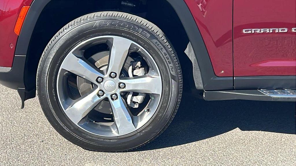 used 2022 Jeep Grand Cherokee L car, priced at $32,980