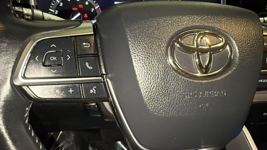 used 2021 Toyota Highlander car, priced at $28,380