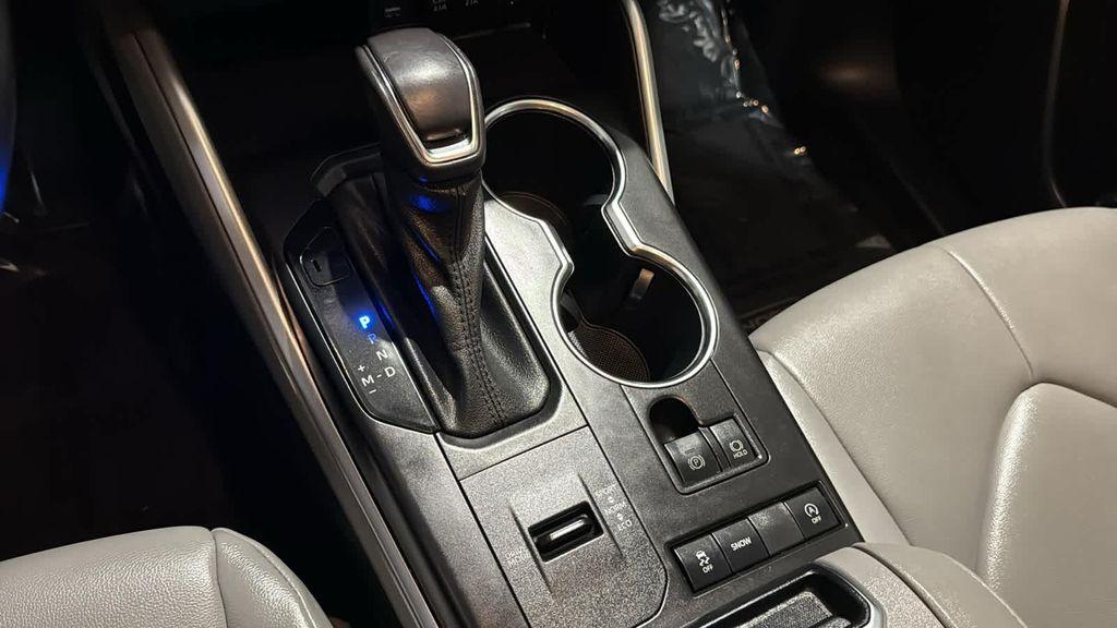 used 2021 Toyota Highlander car, priced at $28,380