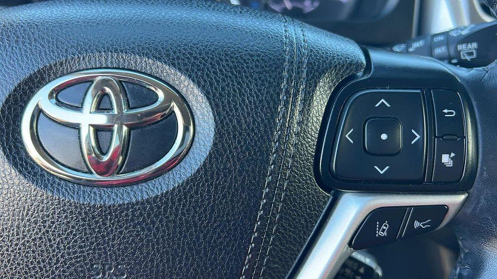used 2019 Toyota Highlander car, priced at $23,980