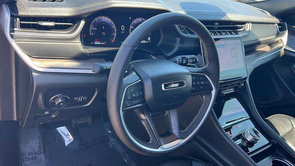 used 2025 Jeep Grand Cherokee car, priced at $41,680