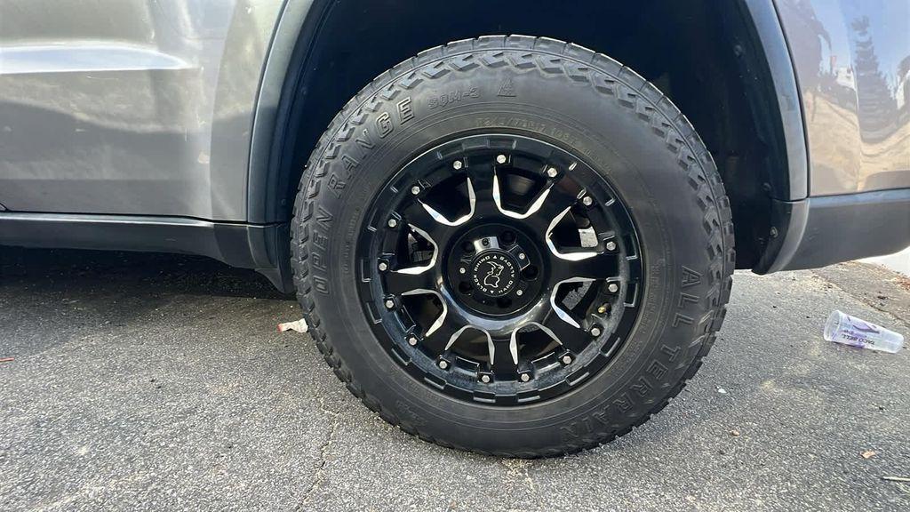 used 2017 Jeep Grand Cherokee car, priced at $16,480