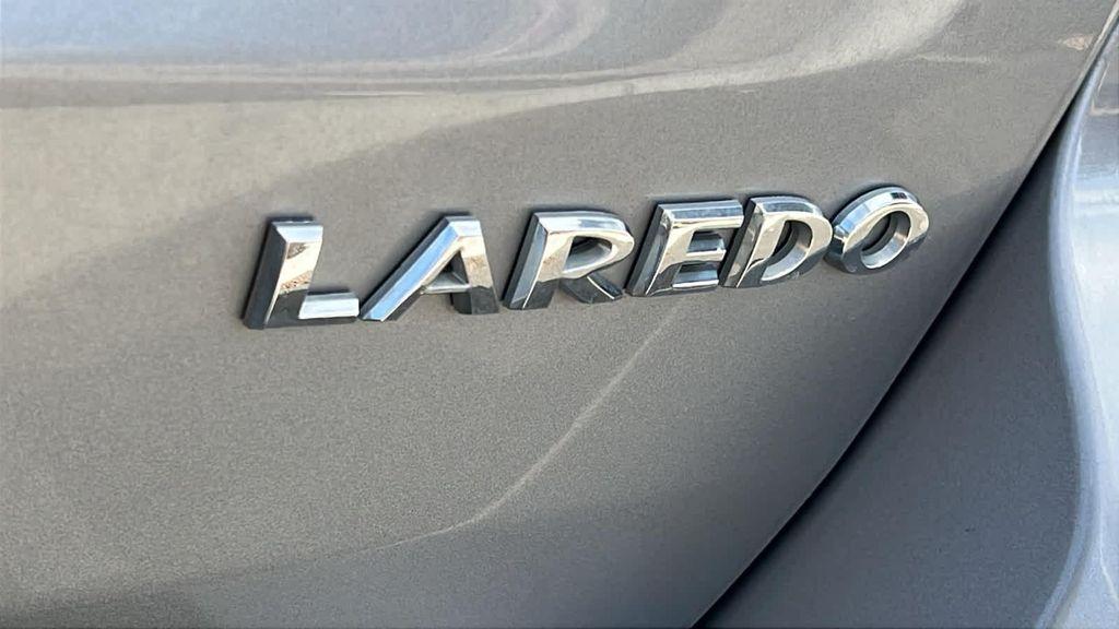 used 2017 Jeep Grand Cherokee car, priced at $16,480