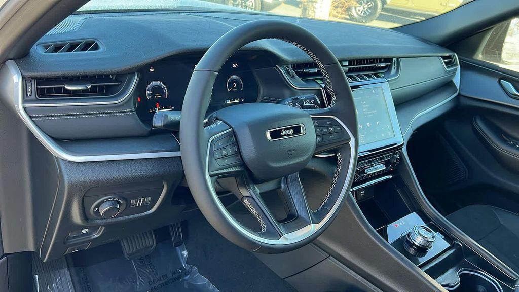 new 2025 Jeep Grand Cherokee L car, priced at $47,400