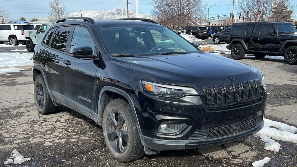 used 2023 Jeep Cherokee car