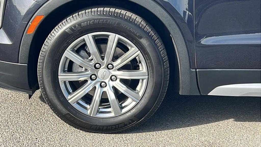 used 2023 Cadillac XT4 car, priced at $22,880