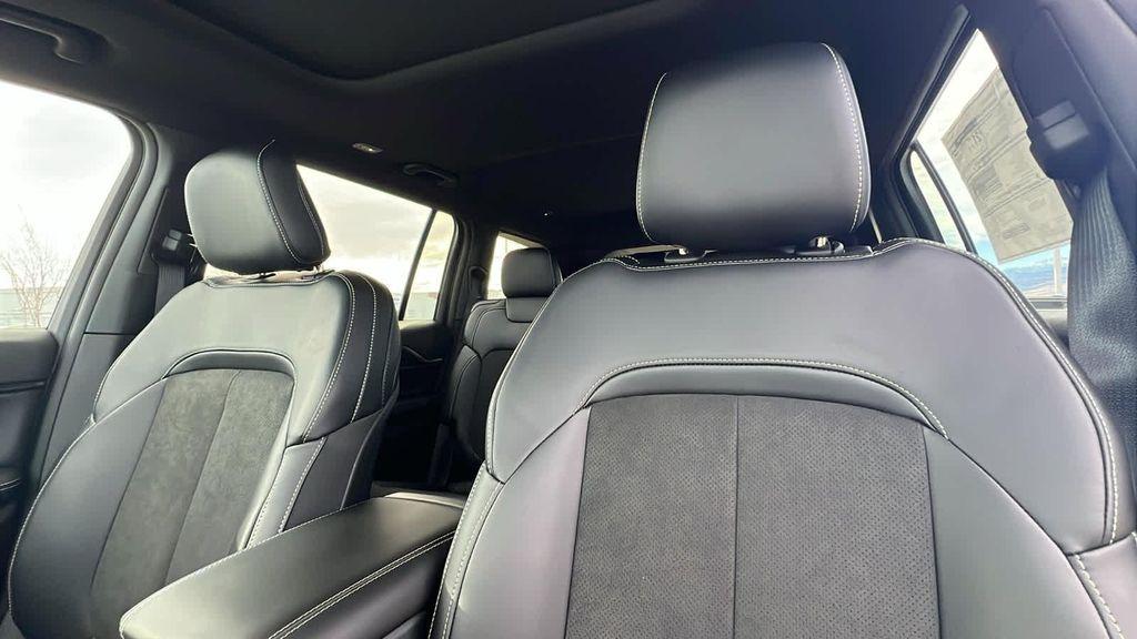 new 2025 Jeep Grand Cherokee L car, priced at $46,900