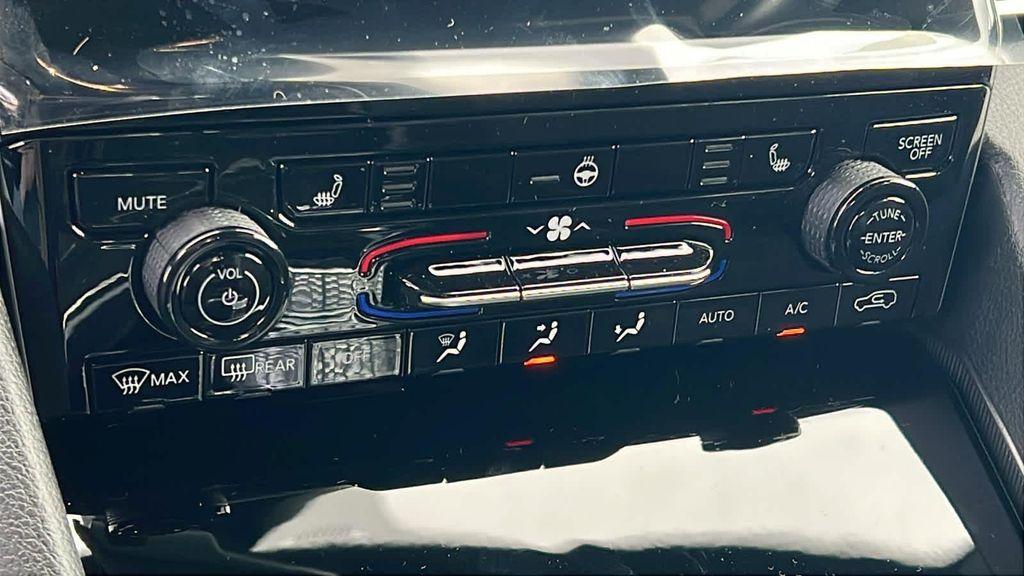 new 2025 Jeep Grand Cherokee L car, priced at $46,900