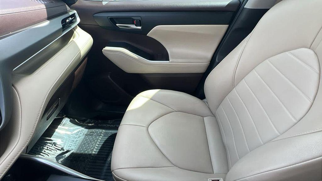 used 2020 Toyota Highlander car, priced at $26,480