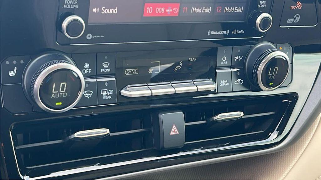 used 2020 Toyota Highlander car, priced at $26,480