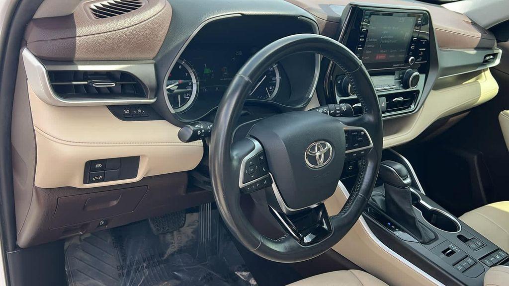 used 2020 Toyota Highlander car, priced at $26,480