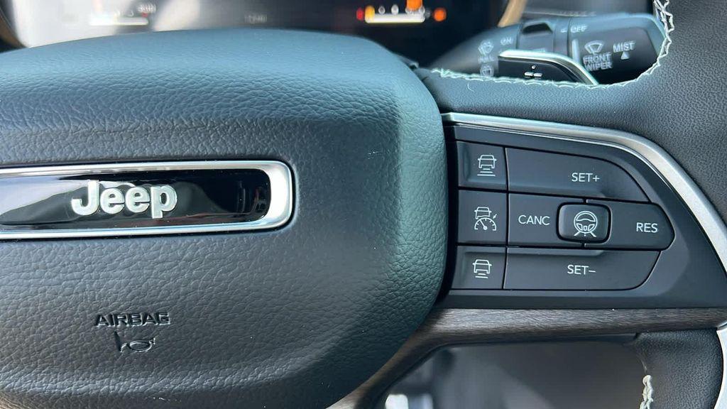 new 2026 Jeep Grand Cherokee car, priced at $43,099