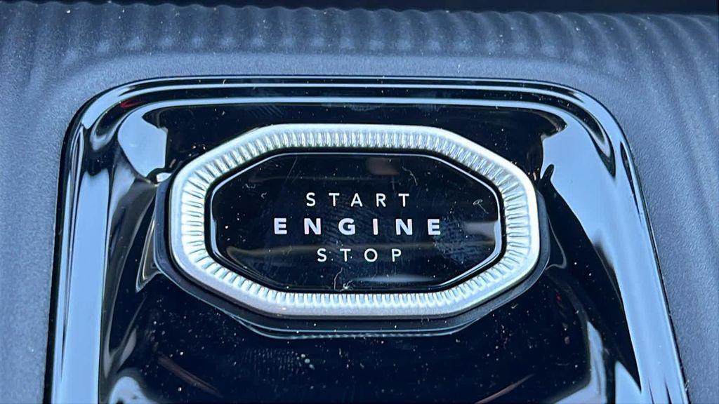 new 2026 Jeep Cherokee car, priced at $35,418