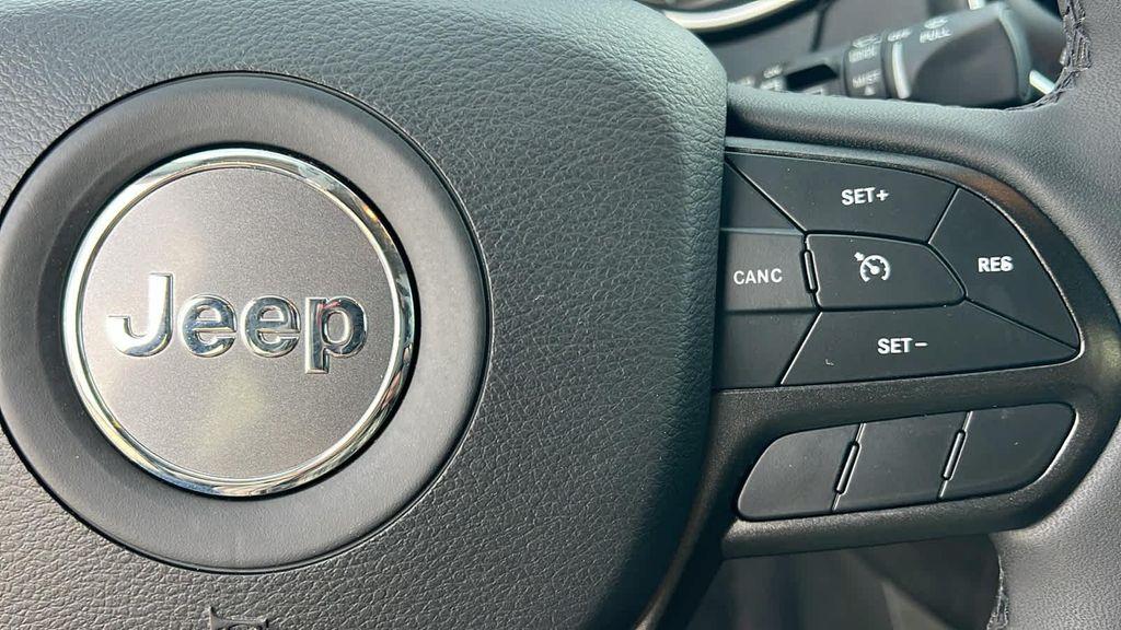 used 2022 Jeep Cherokee car, priced at $26,480